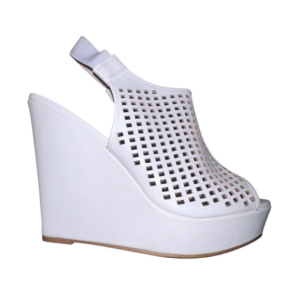 Chinese Laundry White Faux Leather Platform Sandals Sz 8.5 - Picture 9 of 14